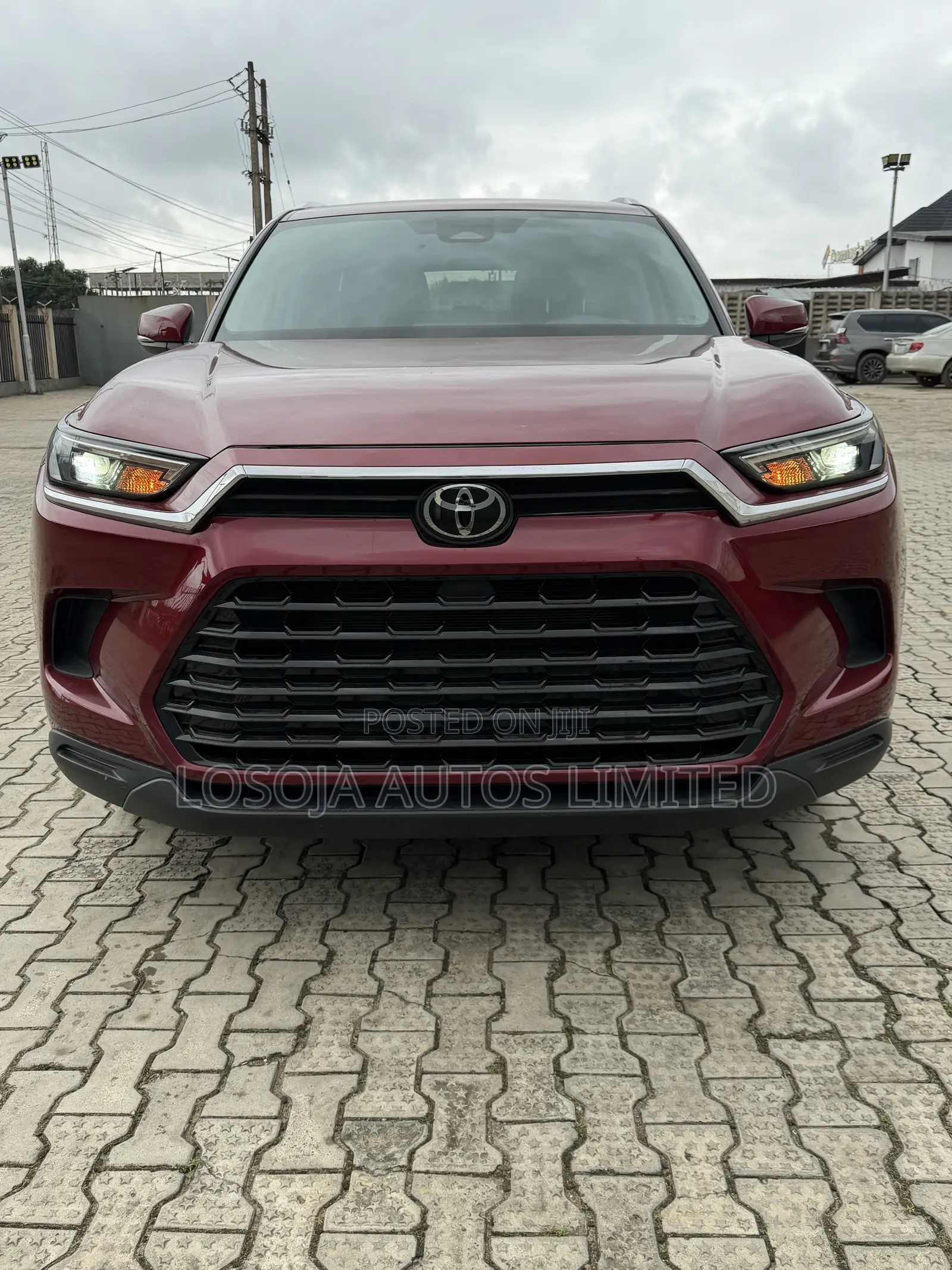 Toyota Highlander XLE FWD 2024 Red