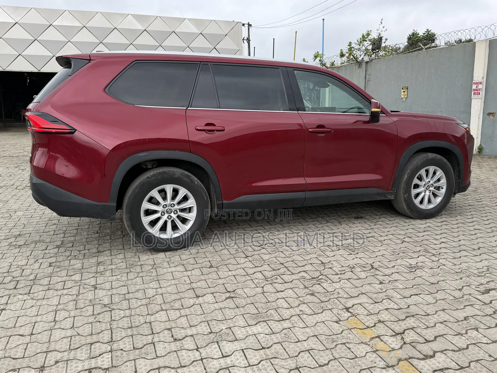 Toyota Highlander XLE FWD 2024 Red