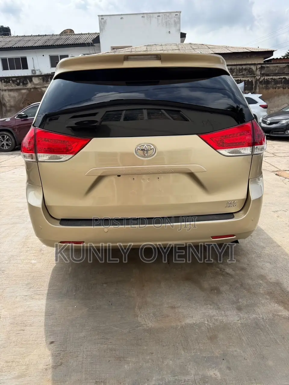 Toyota Sienna 2014 Gold