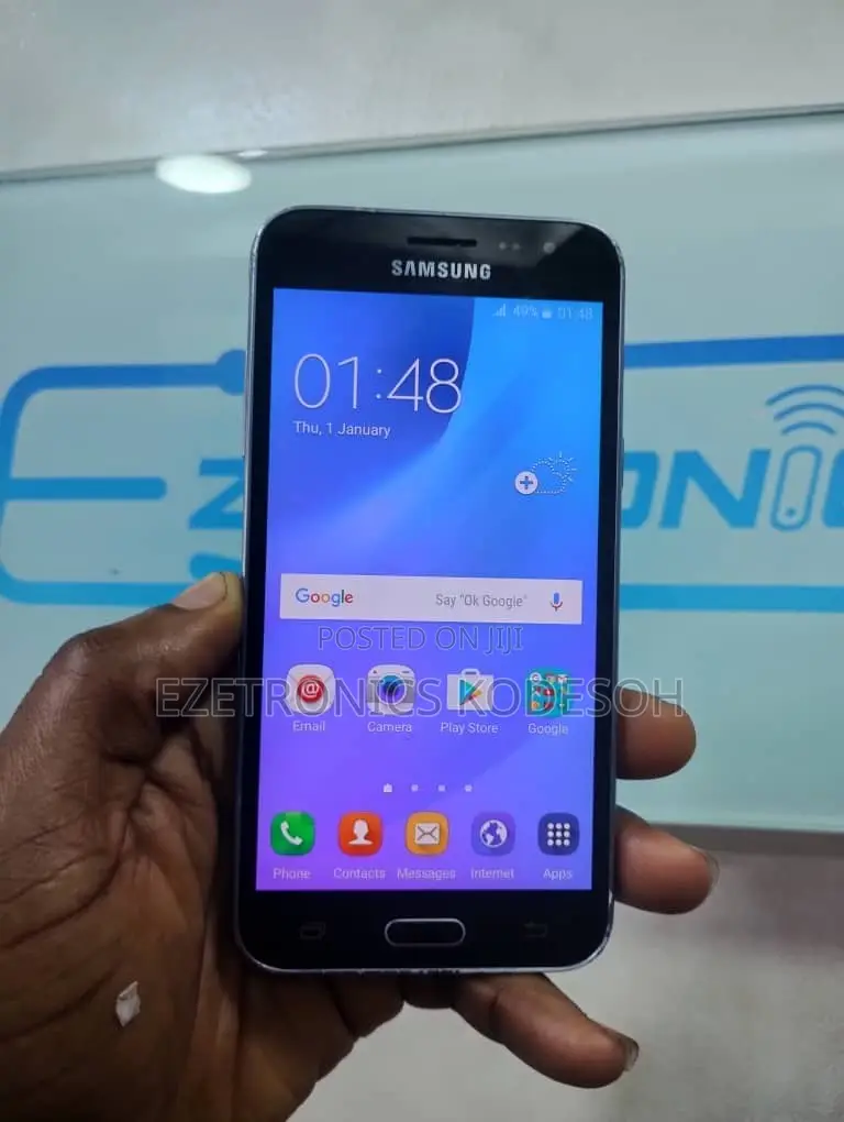Samsung Galaxy J3 8 GB Black