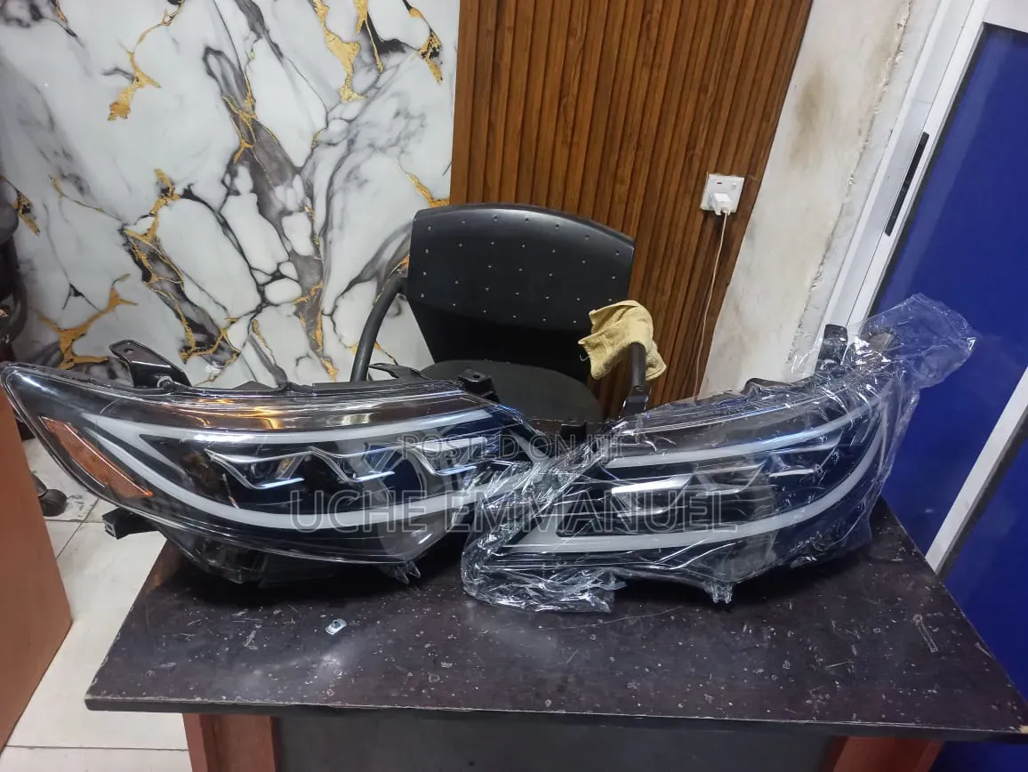 Headlight for Toyota Camry 3torch With Up and Down Daylight Model 2012