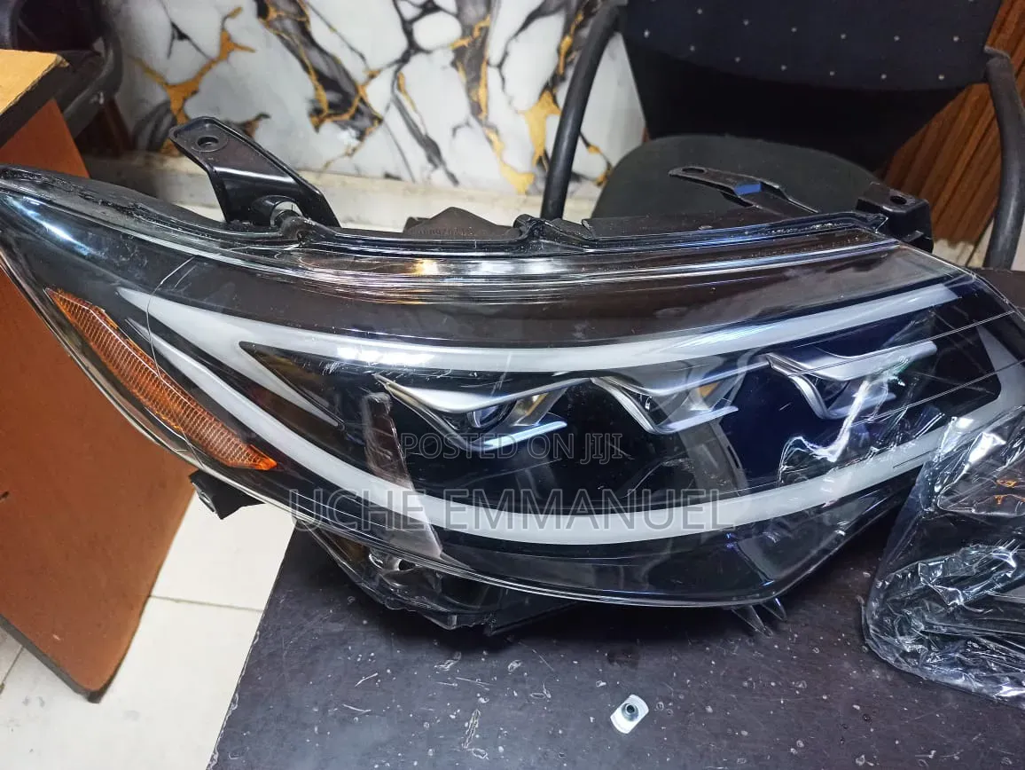 Headlight for Toyota Camry 3torch With Up and Down Daylight Model 2012