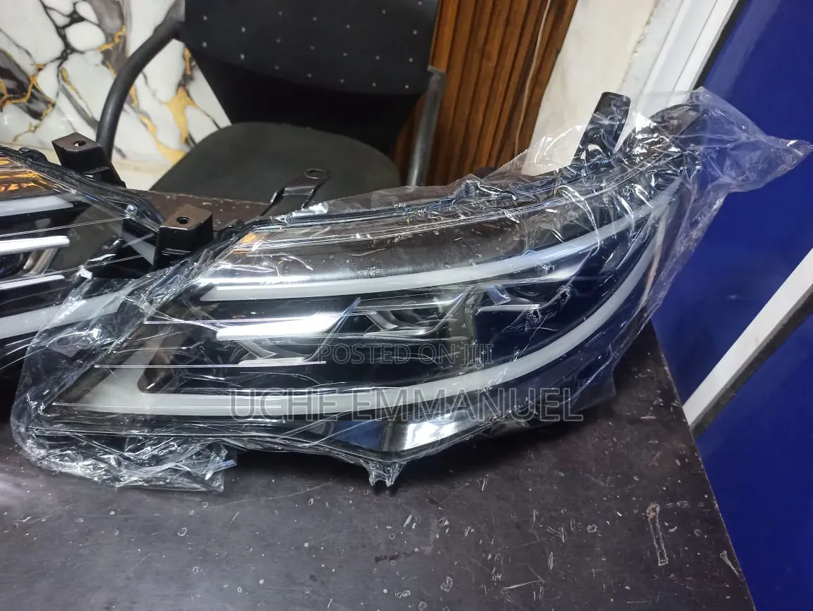 Headlight for Toyota Camry 3torch With Up and Down Daylight Model 2012