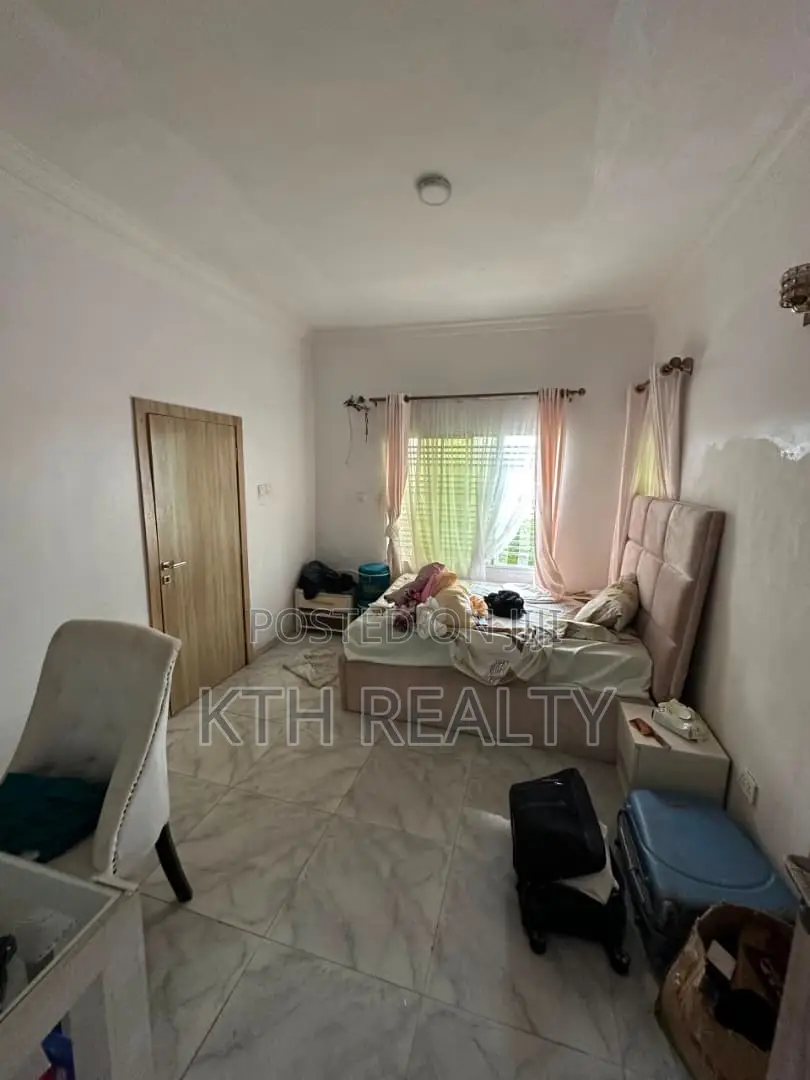 3bdrm Apartment in Lekki Paradise for rent