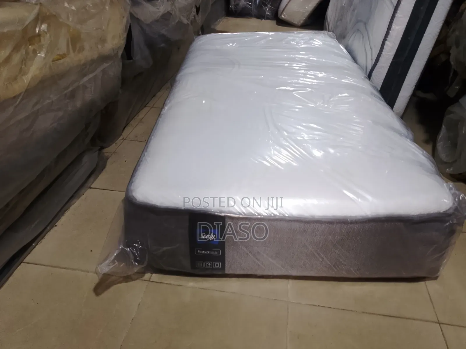 Order for Your Affordable Canadian Neatly Used 3.2x6 Mattress Pillow