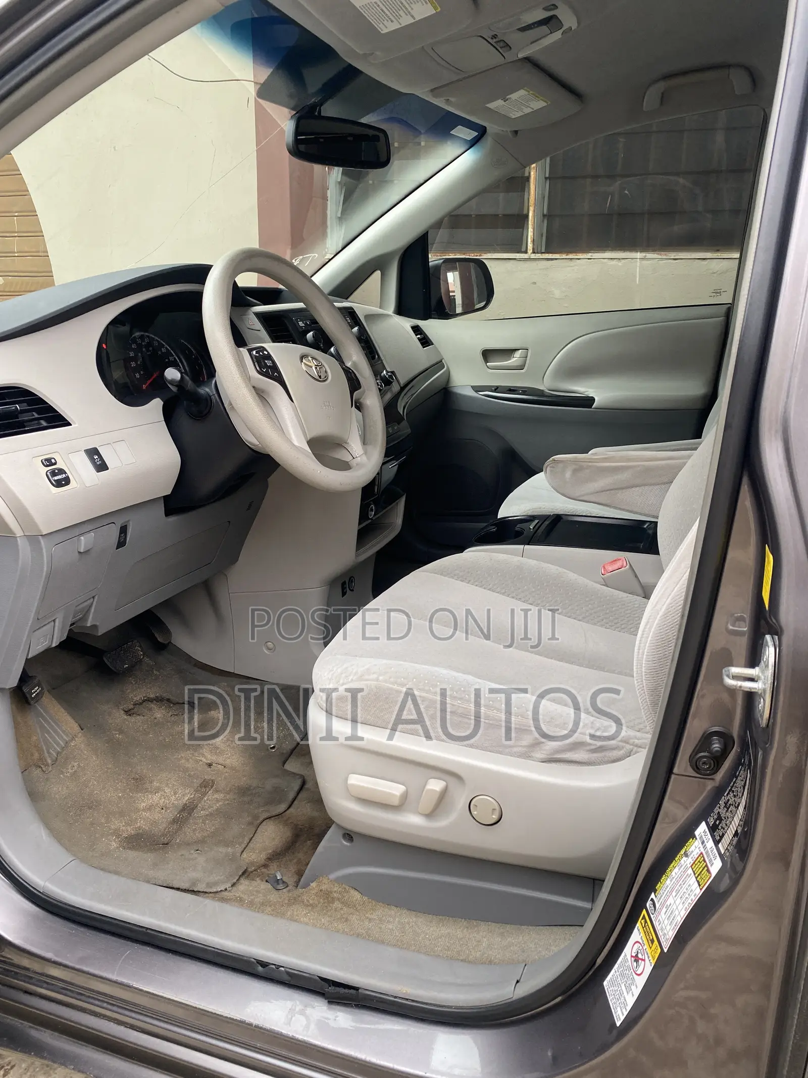 Toyota Sienna LE 8 Passenger 2011 Gray