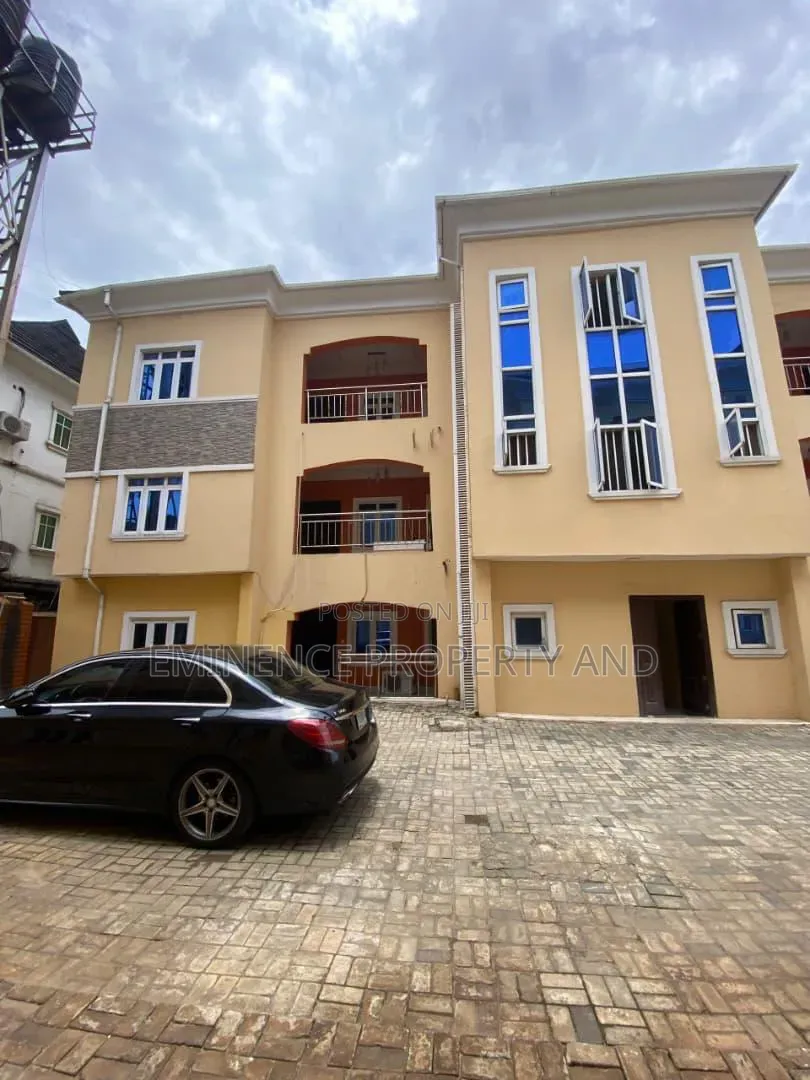 3bdrm Apartment in Chevron for rent