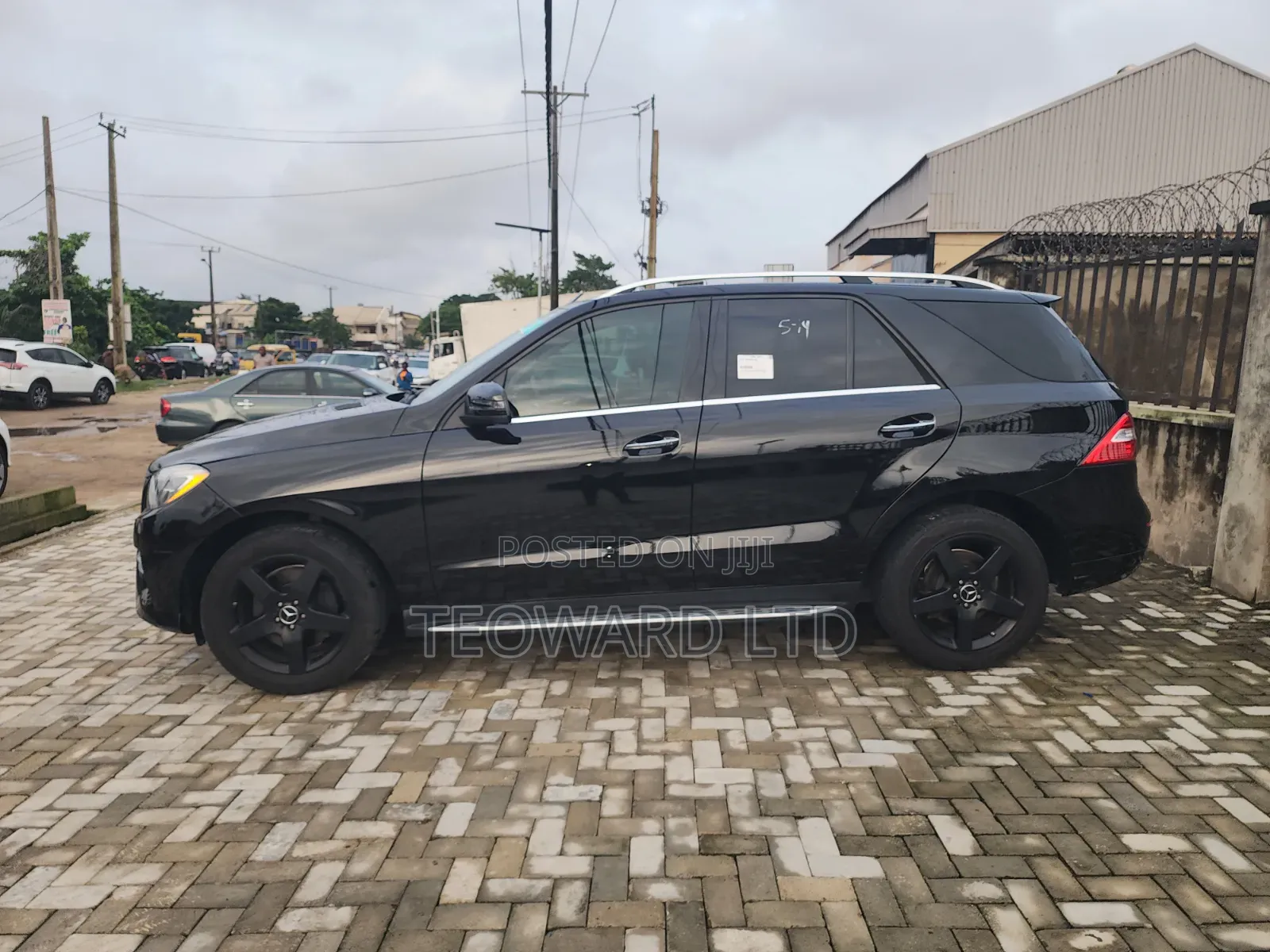 Mercedes-Benz M Class ML350 4MATIC 4dr SUV AWD (3.5L 6cyl 7A) 2014