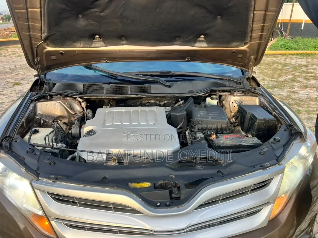 Toyota Venza V6 AWD 2010 Gold