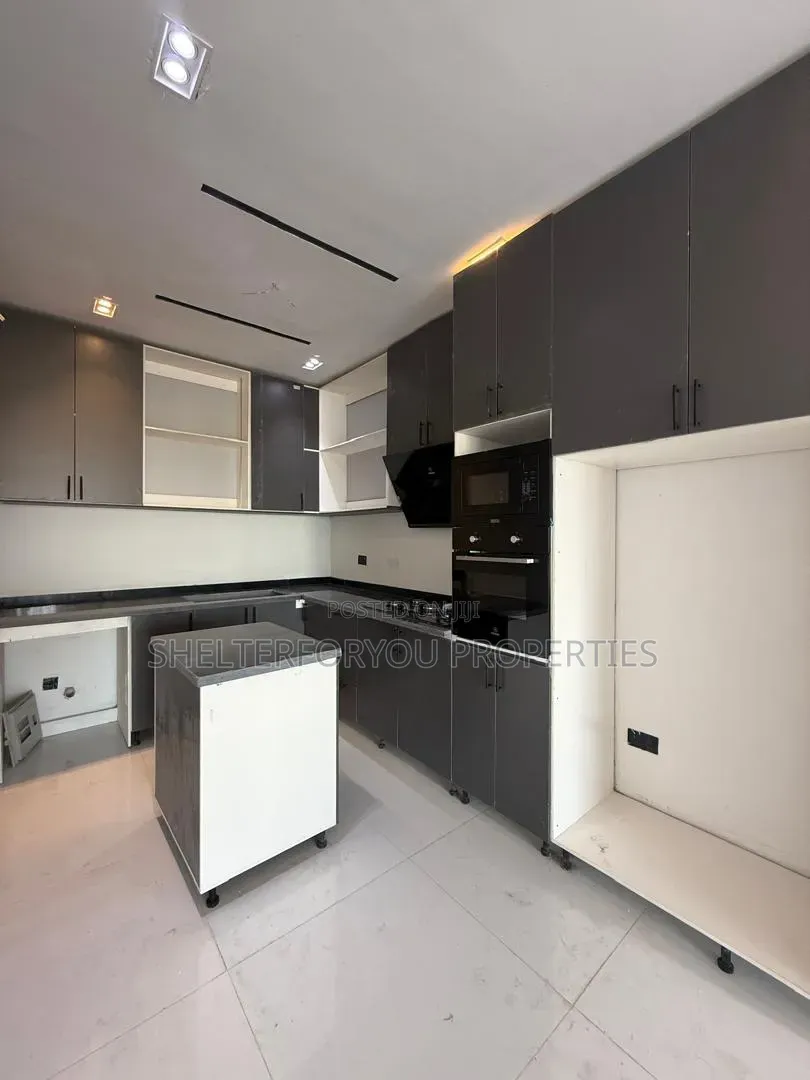 2bdrm Apartment in Ikate for sale