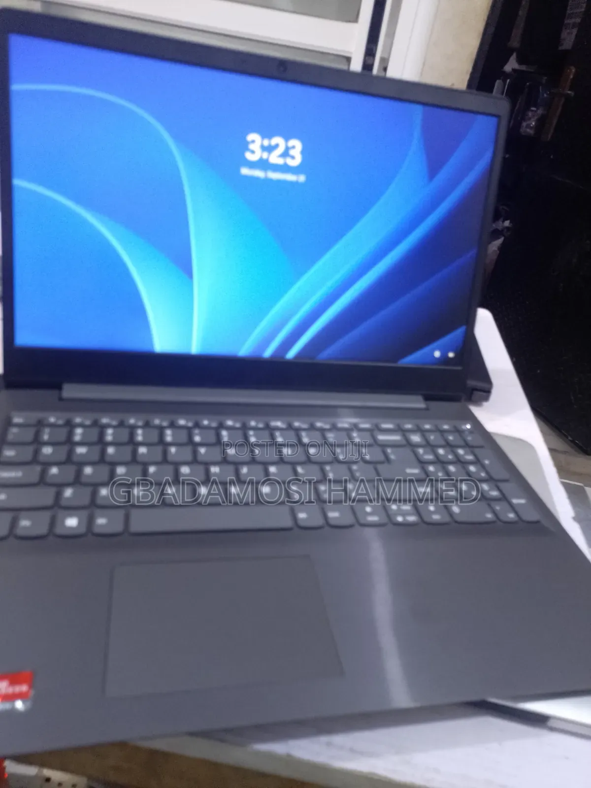 Laptop Lenovo V15 4GB AMD SSD 256GB