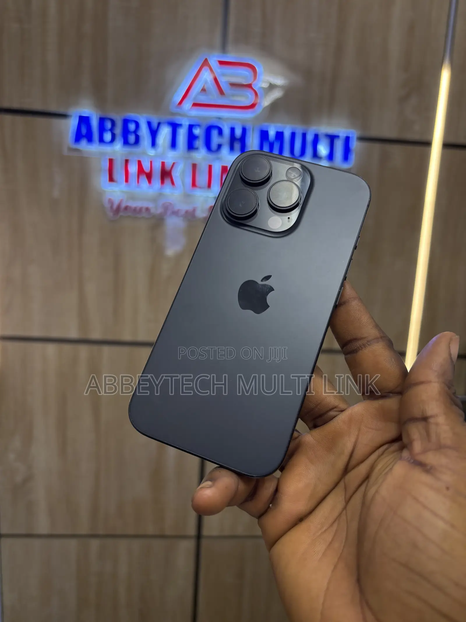 New Apple iPhone 16 Pro 128 GB Black