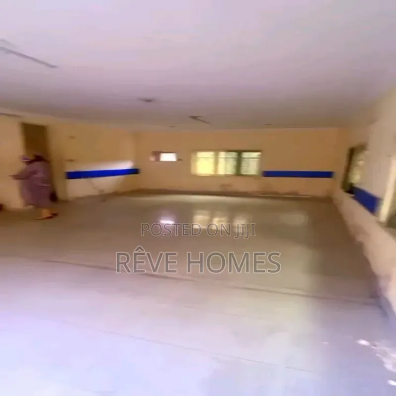 5bdrm Duplex in Phase 2 for rent
