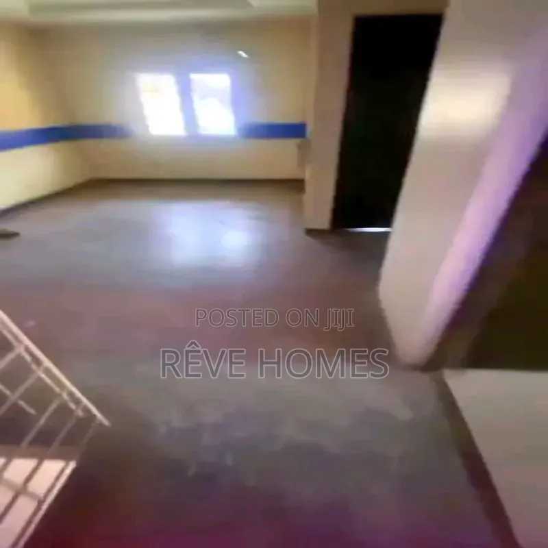5bdrm Duplex in Phase 2 for rent