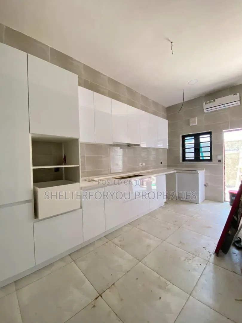 4bdrm Duplex in Victoria Island Extension for sale