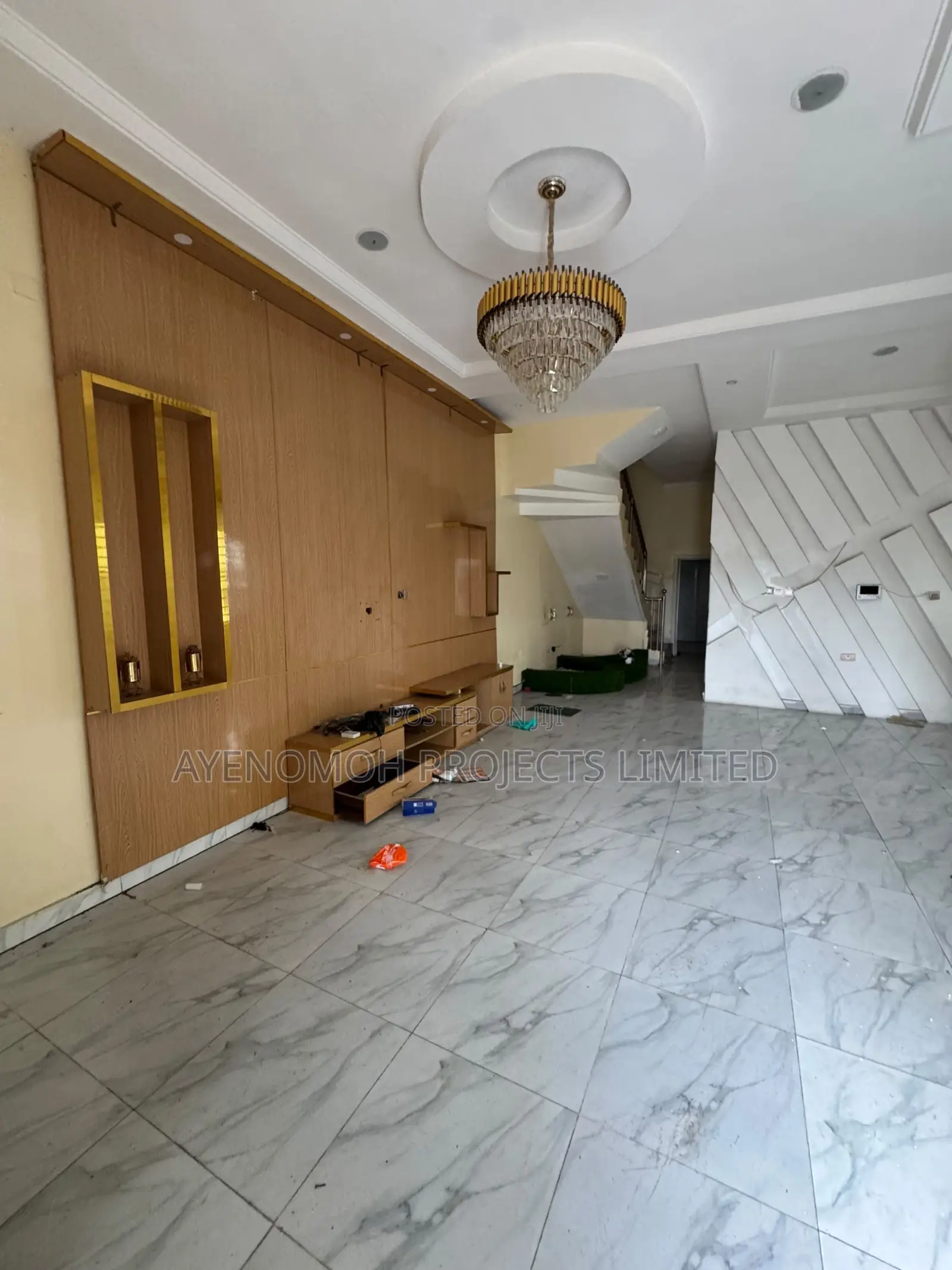 4bdrm Duplex in Tulip Haven Estate, Chevron for sale