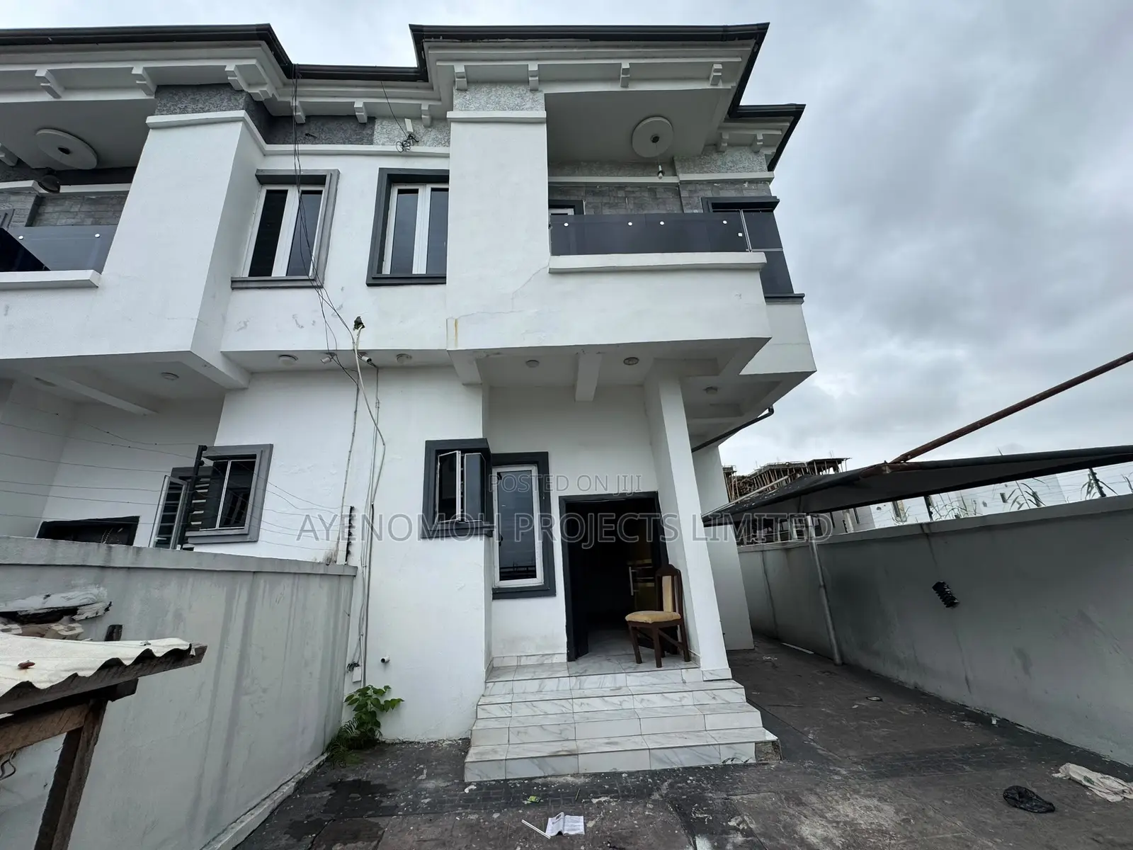 4bdrm Duplex in Tulip Haven Estate, Chevron for sale
