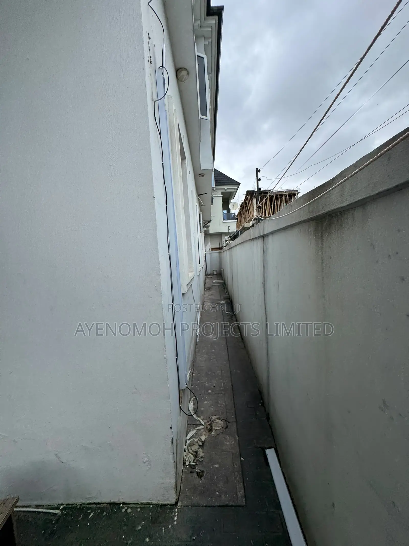 4bdrm Duplex in Tulip Haven Estate, Chevron for sale