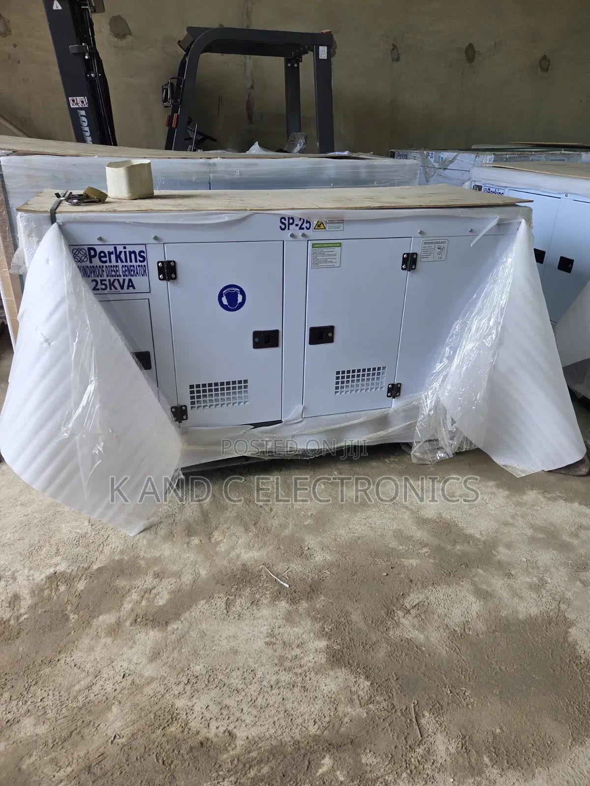 Original Perkins 25kVA Three-Phase Diesel Soundproof Generator