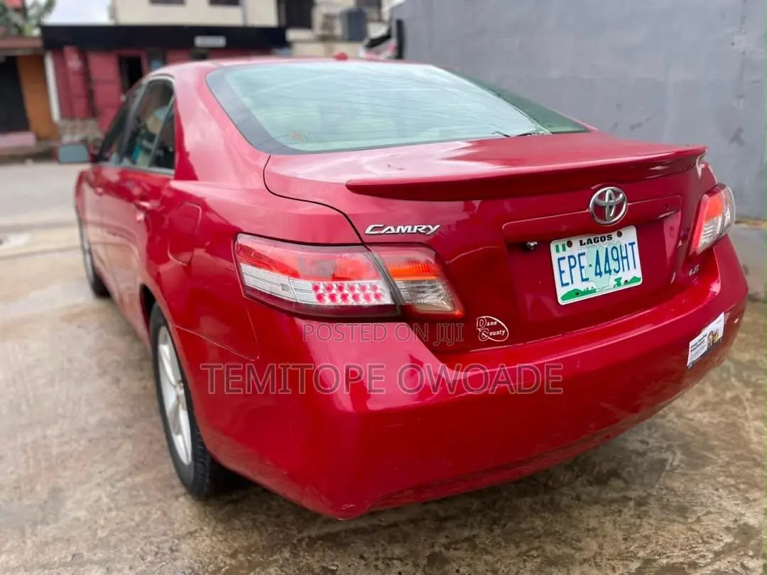 Toyota Camry LE 4dr Sedan (2.5L 4cyl 6A) 2011 Red