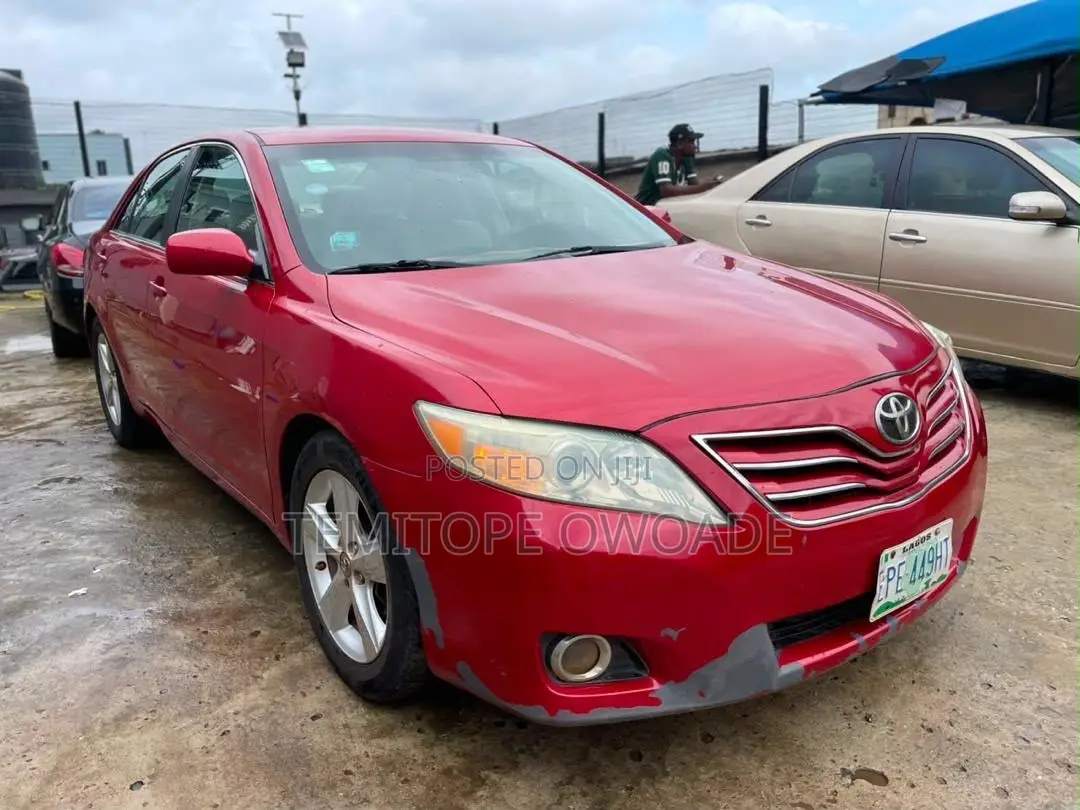 Toyota Camry LE 4dr Sedan (2.5L 4cyl 6A) 2011 Red