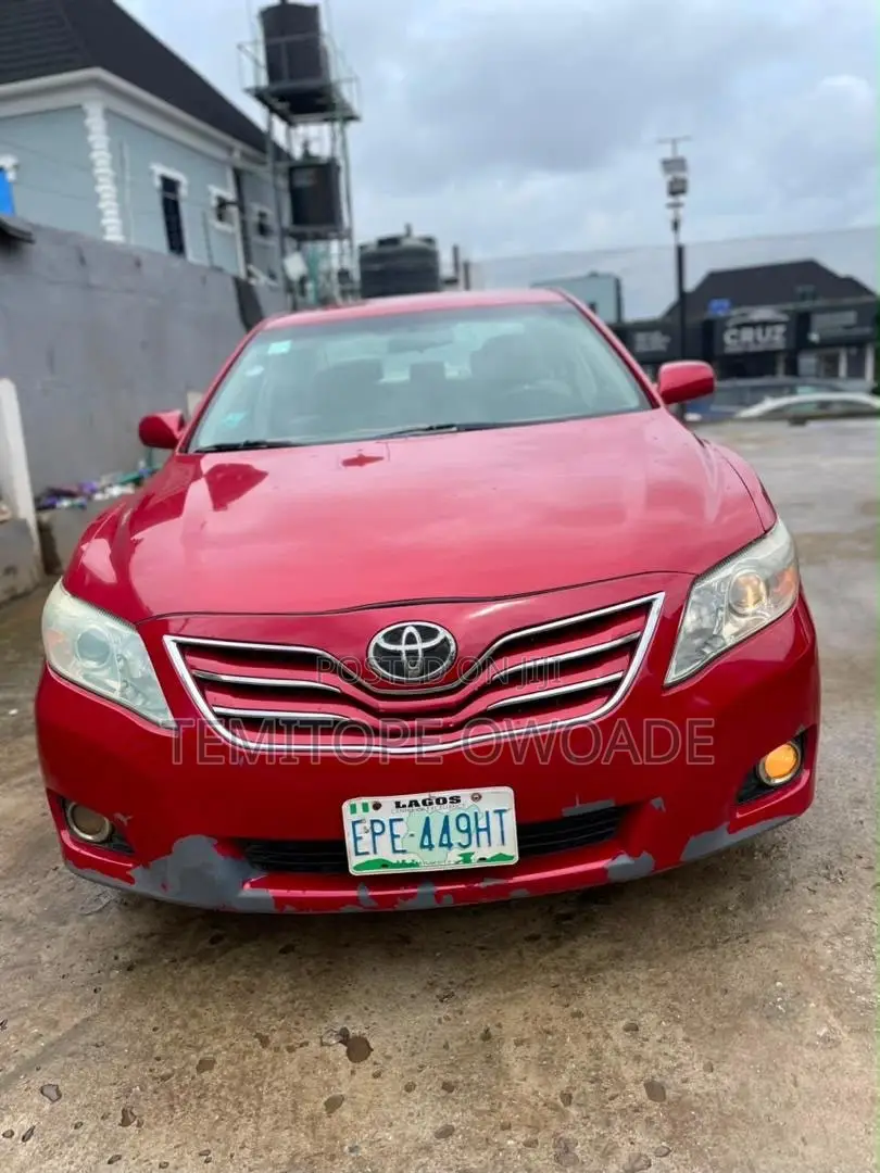 Toyota Camry LE 4dr Sedan (2.5L 4cyl 6A) 2011 Red