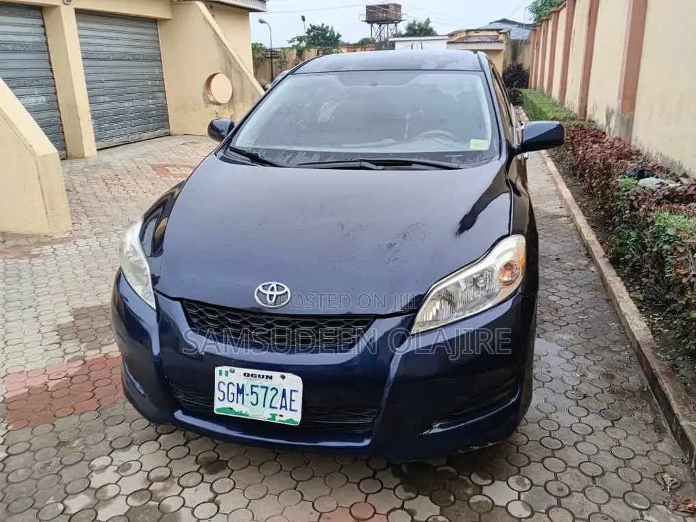 Toyota Matrix 2010 Blue
