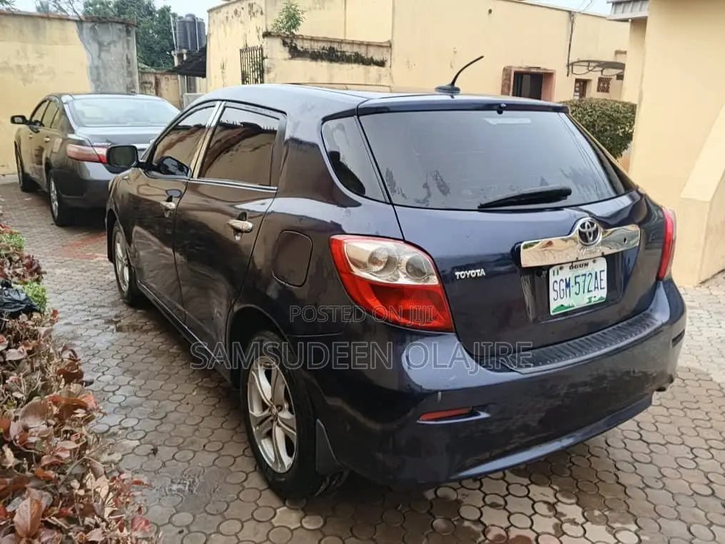 Toyota Matrix 2010 Blue