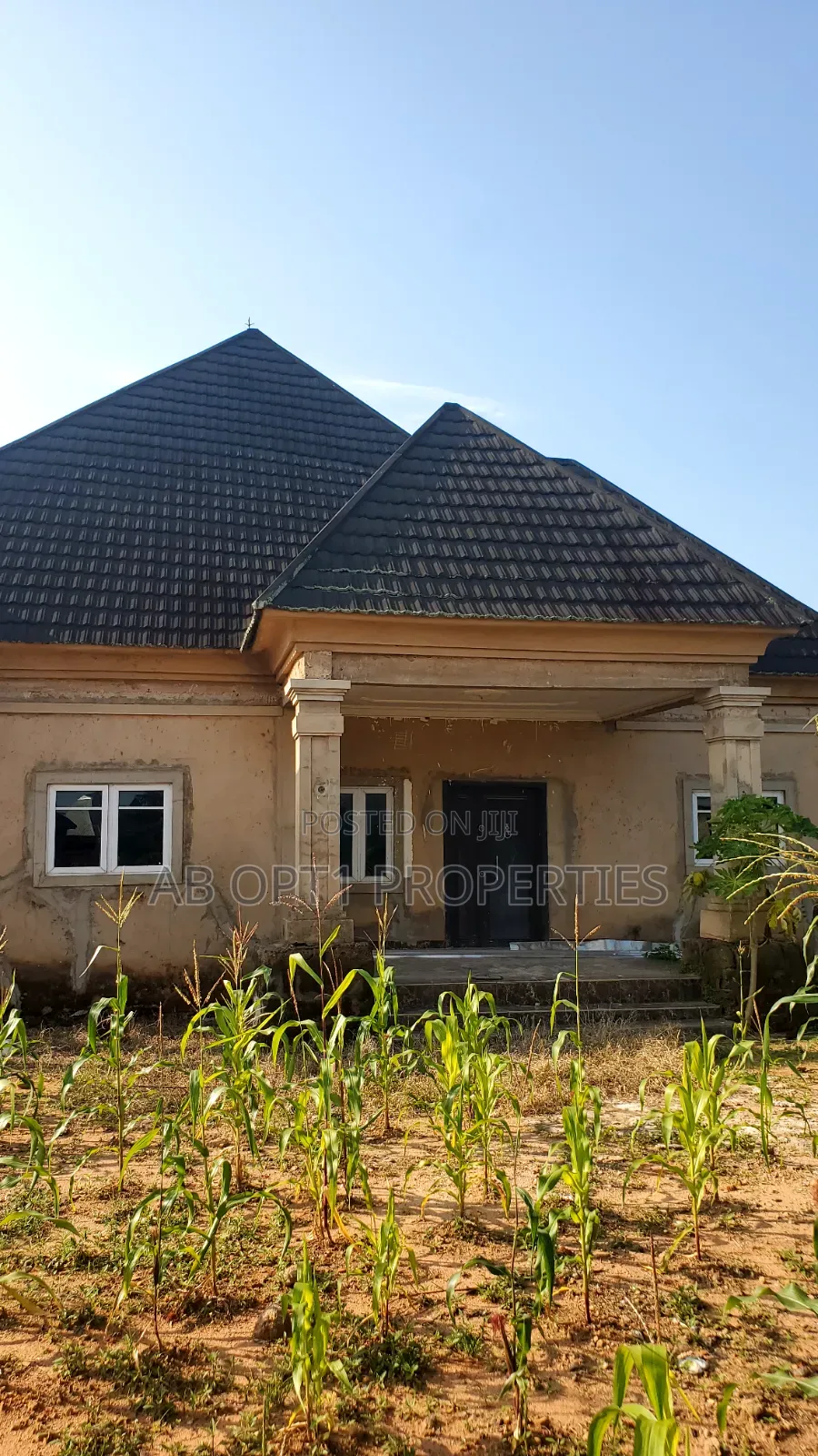 3bdrm Bungalow in Uroho, Sapele Road, Benin City for sale