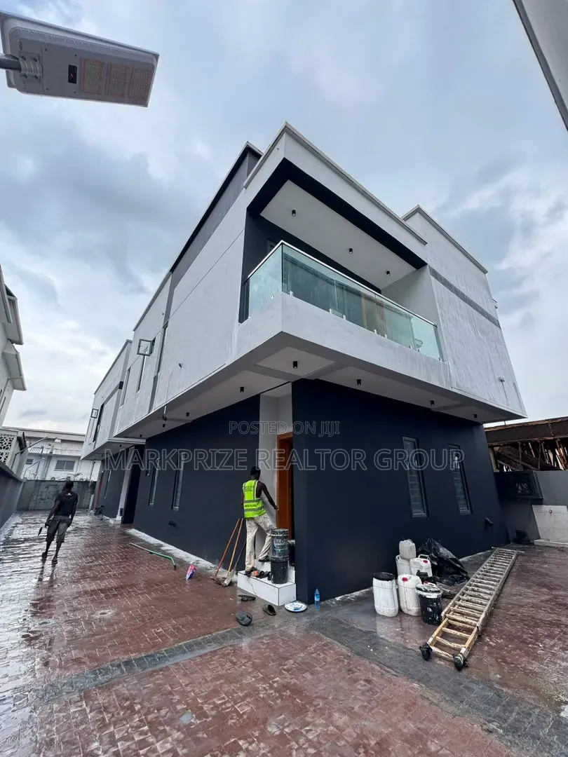 4bdrm Duplex in Surulere Lagos for sale