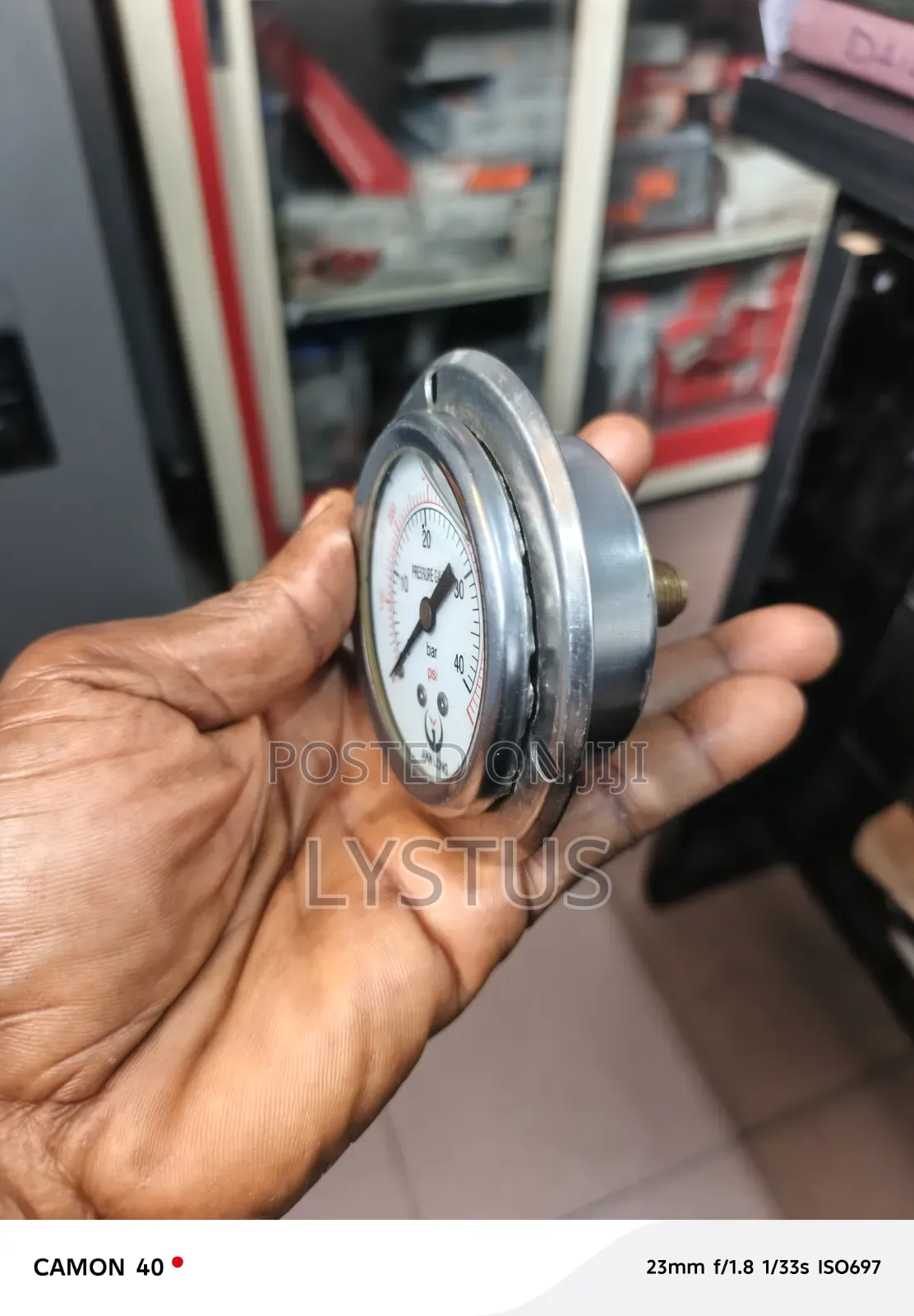 Liquid-Filled Pressure Gauge (0–40 Bar / 0–600 PSI), Panel Mount