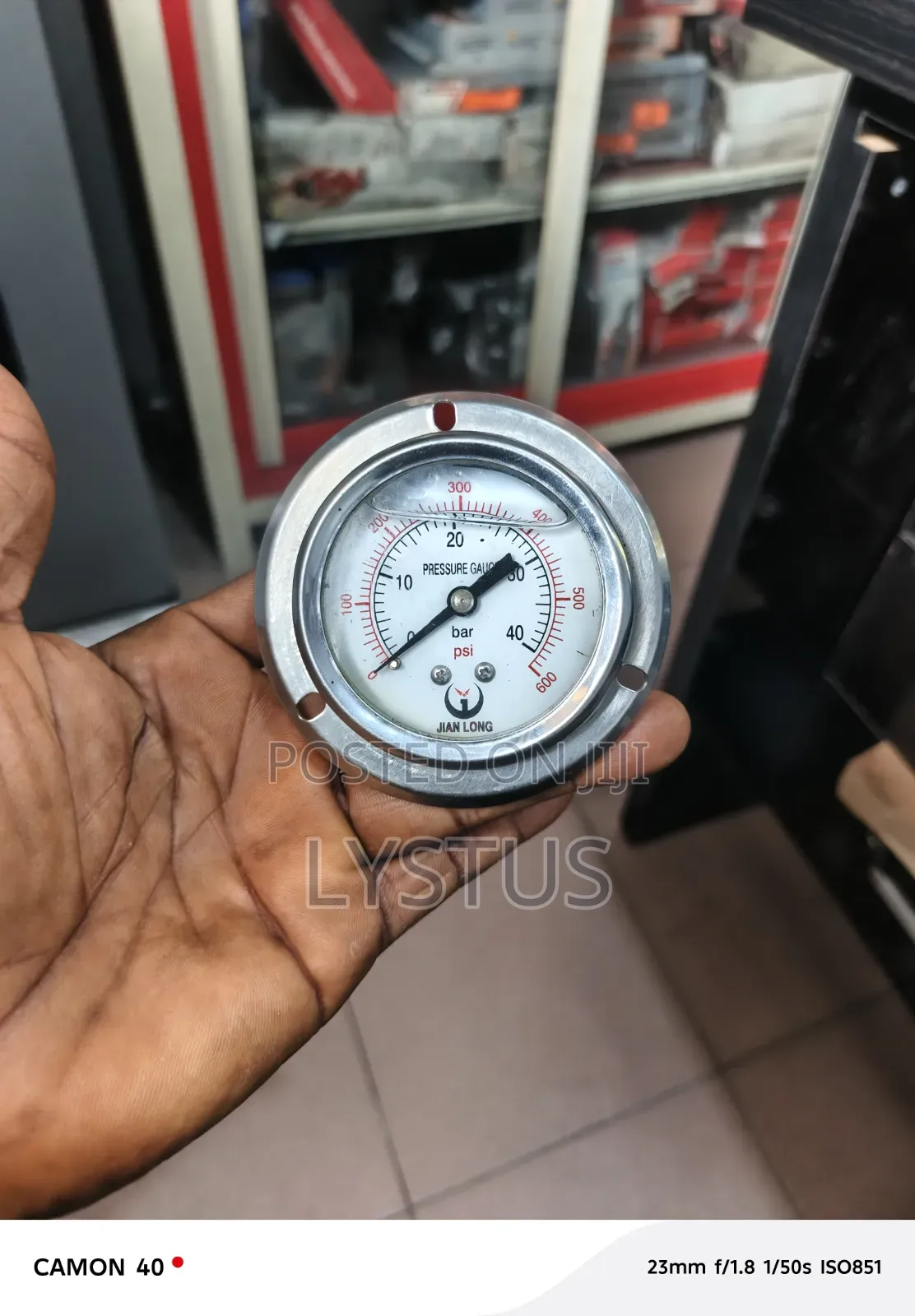 Liquid-Filled Pressure Gauge (0–40 Bar / 0–600 PSI), Panel Mount