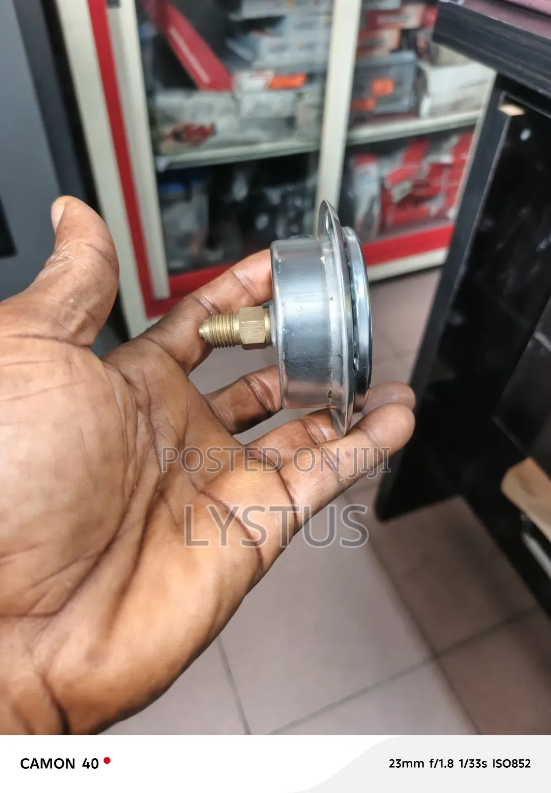 Liquid-Filled Pressure Gauge (0–40 Bar / 0–600 PSI), Panel Mount