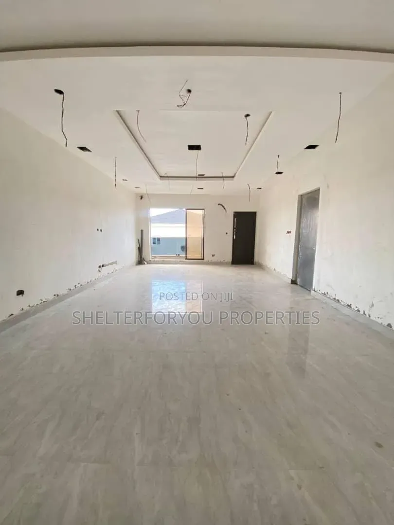 3bdrm Apartment in Victoria Island Extension for sale