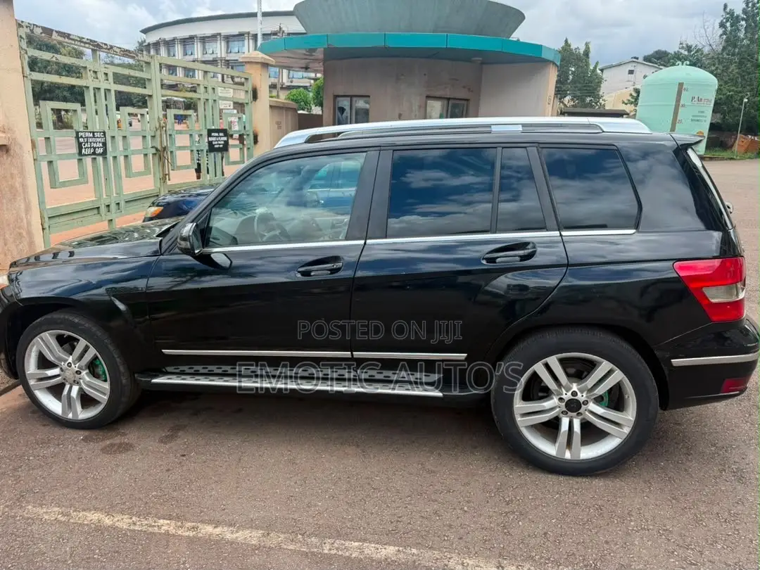 Mercedes-Benz GLK-Class 2010 Black