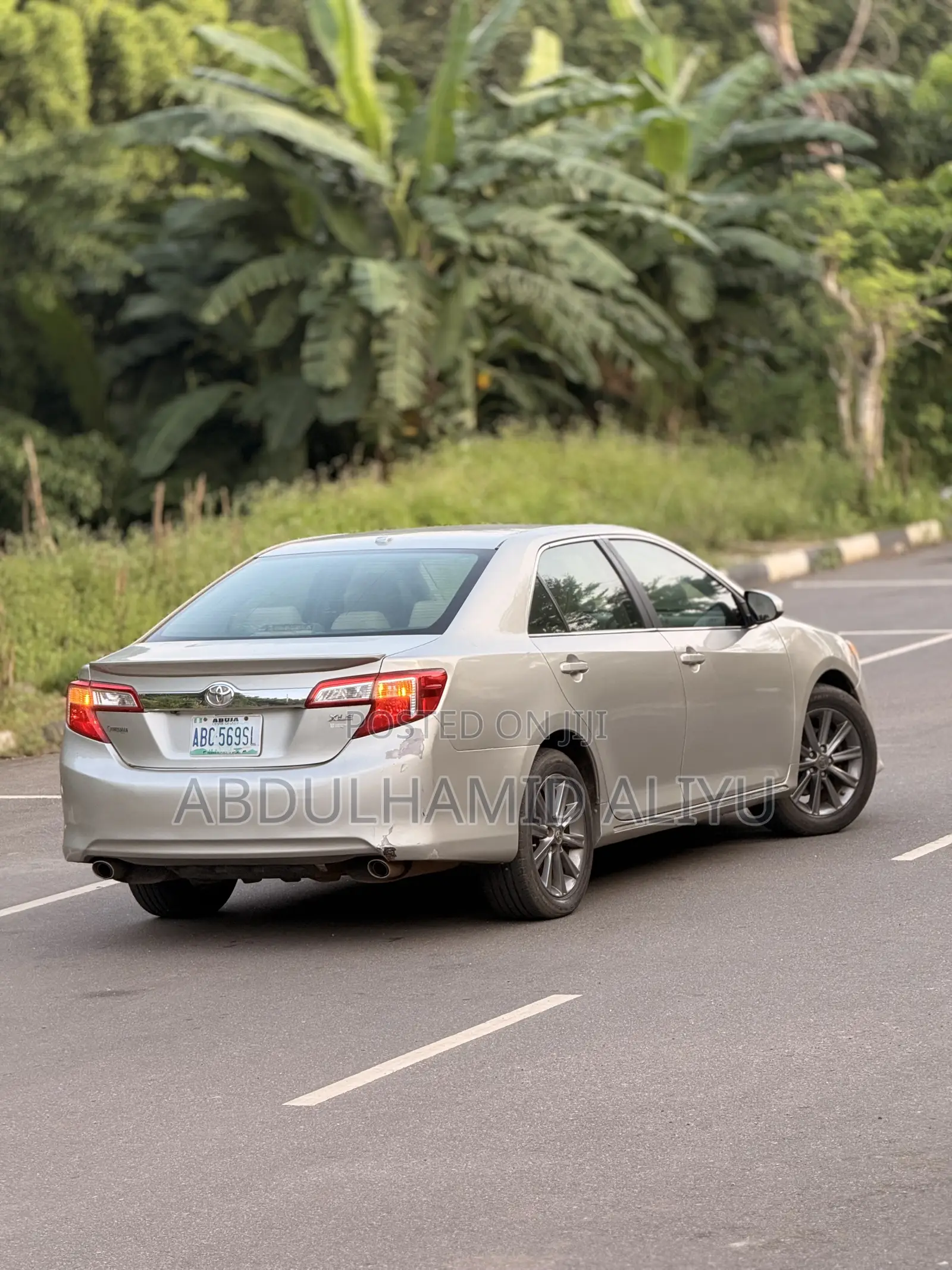 Toyota Camry XLE 4dr Sedan (3.5L 6cyl 6A) 2014 Gold