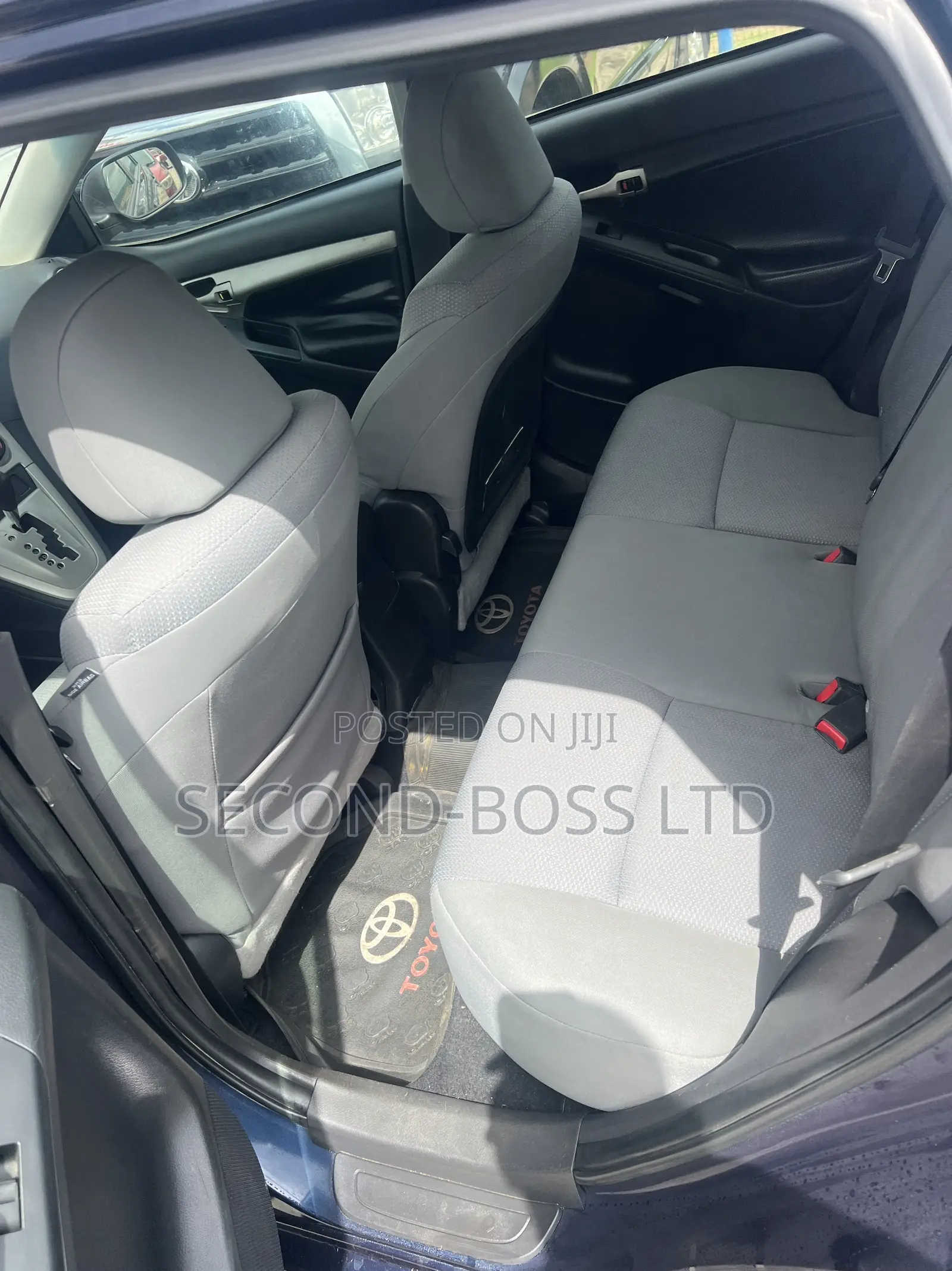 Toyota Matrix Hatchback FWD (1.8L 4cyl 5M) 2010 Blue