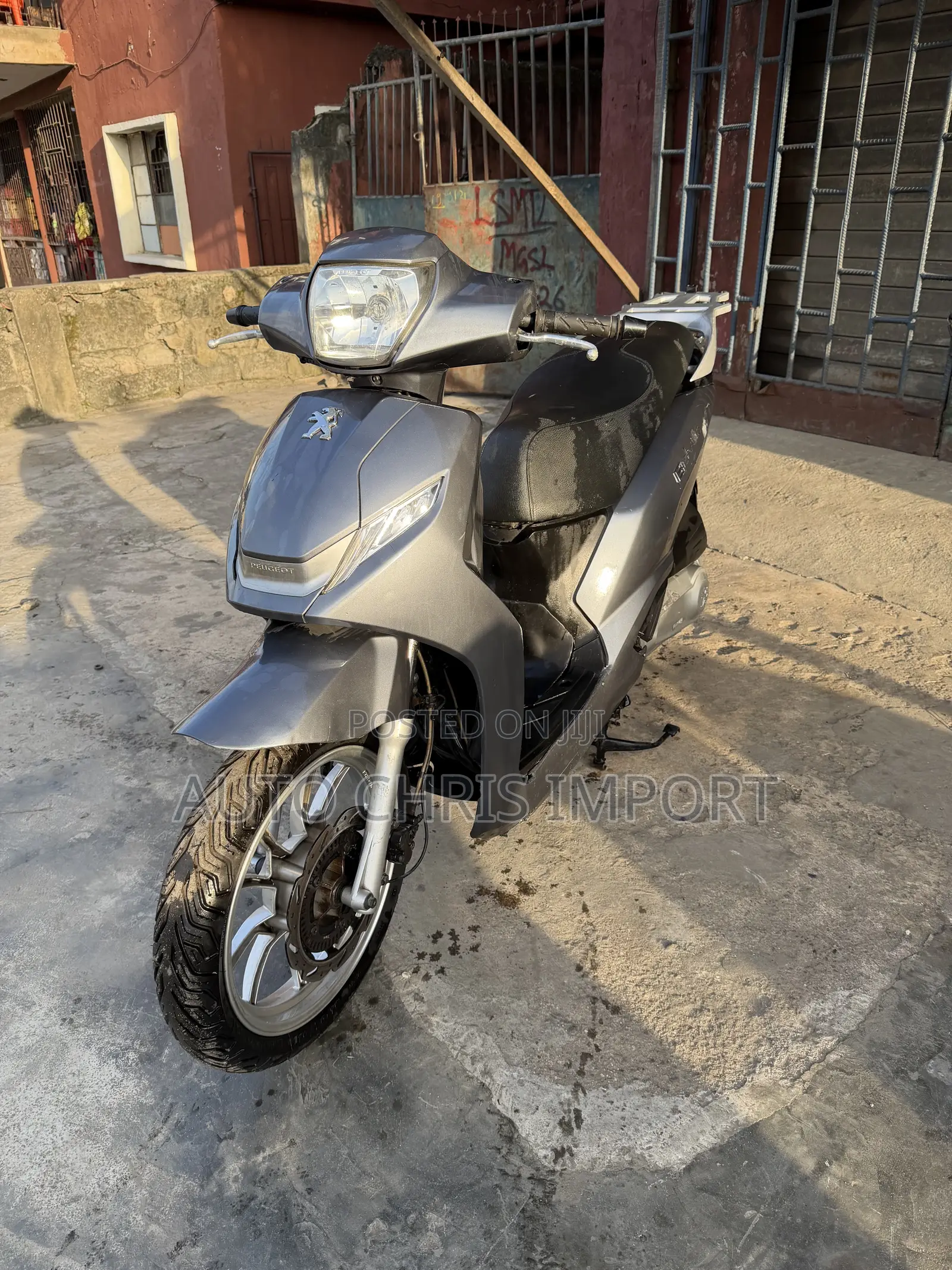 Peugeot Tweet 2021 Gray