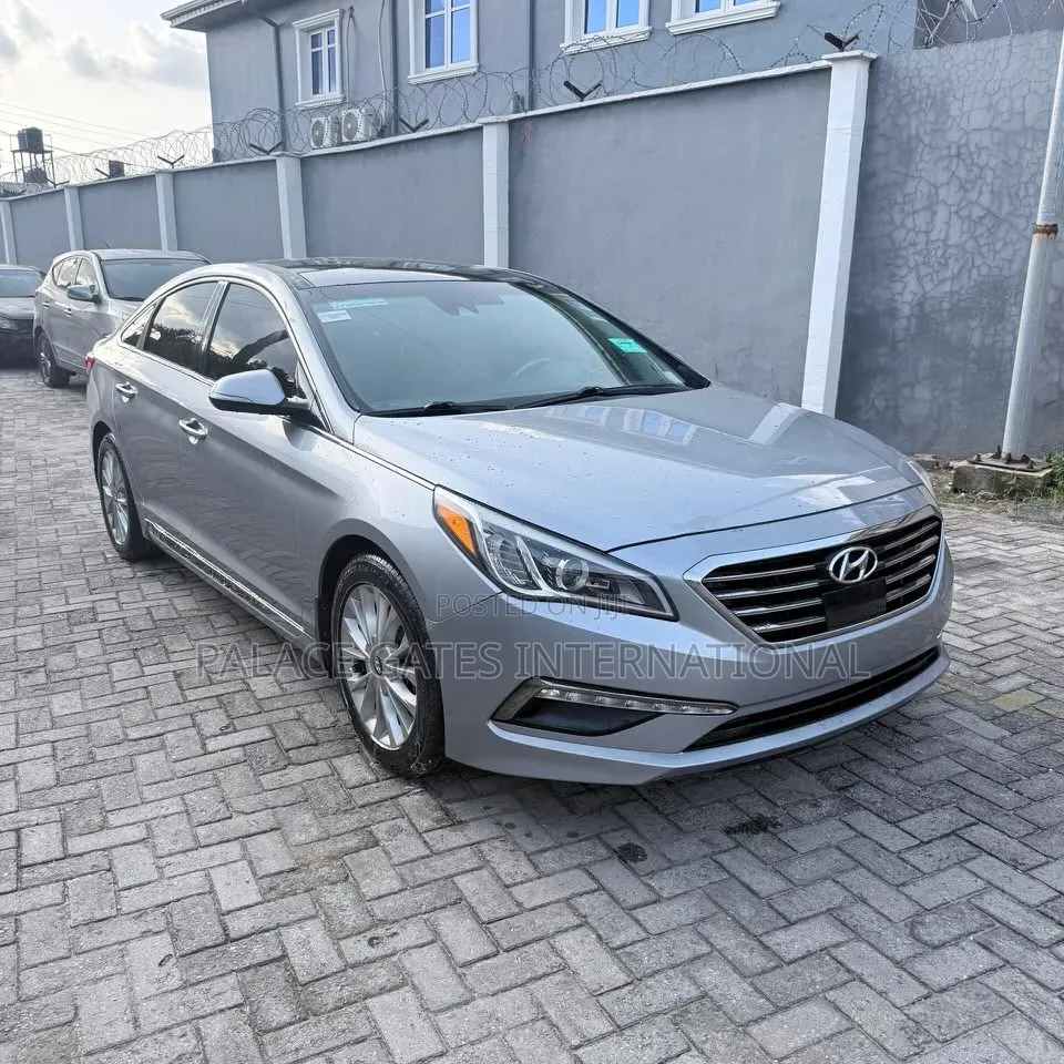 Hyundai Sonata Limited 4dr Sedan (2.4L 4cyl 6A) 2015 Silver