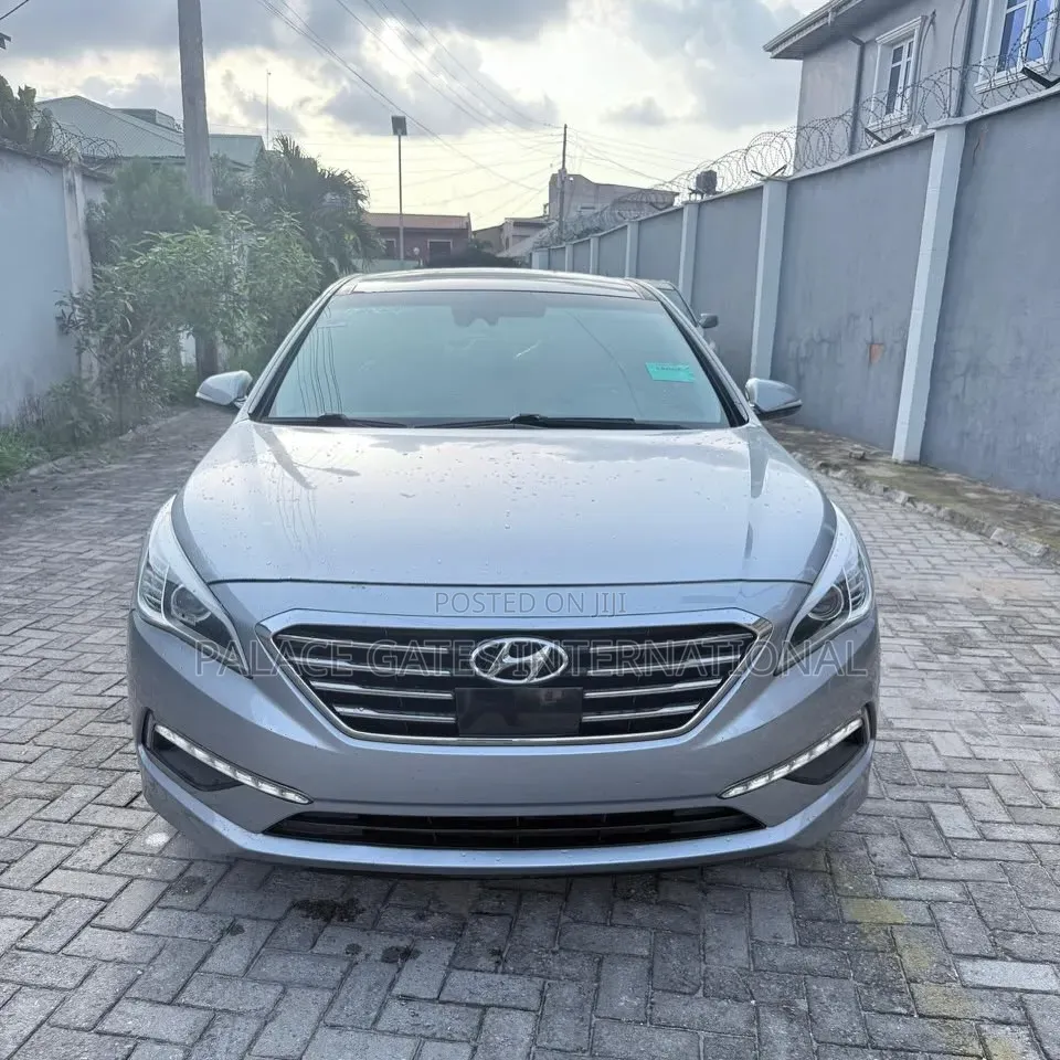 Hyundai Sonata Limited 4dr Sedan (2.4L 4cyl 6A) 2015 Silver