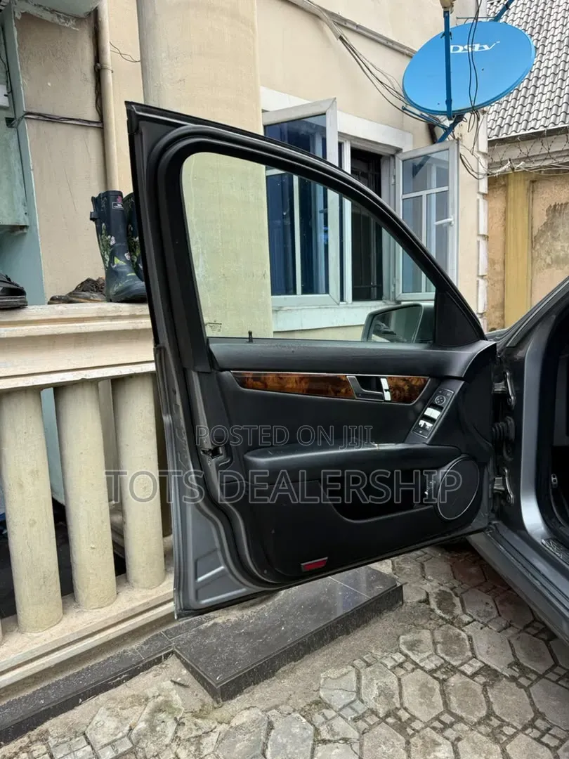 Mercedes-Benz C300 2012 Gray