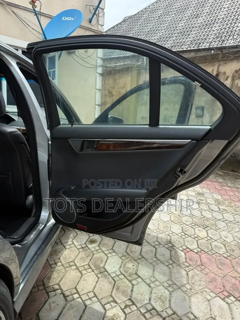 Mercedes-Benz C300 2012 Gray
