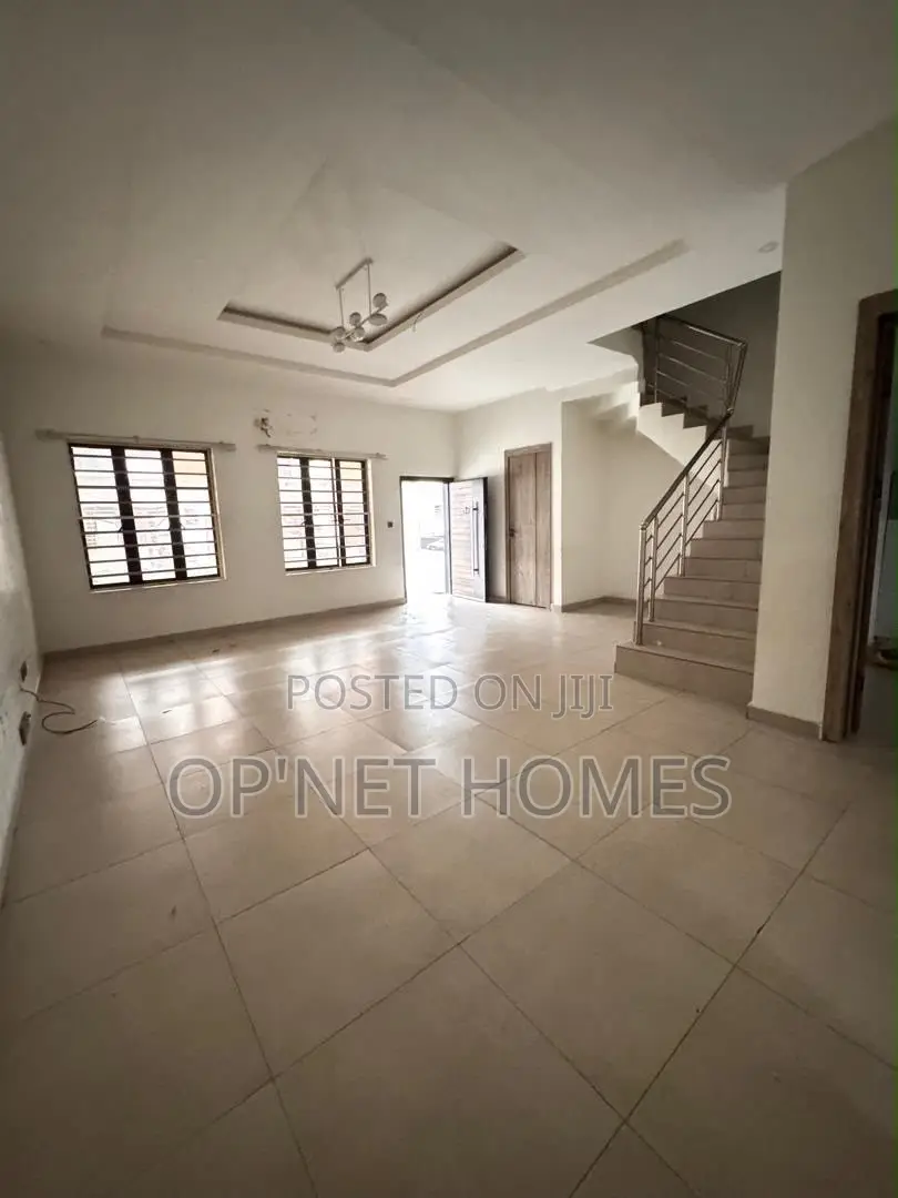 4bdrm Duplex in Lekki for rent