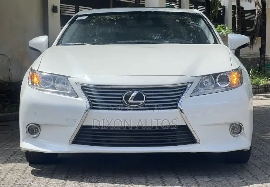 Lexus ES 2015 White