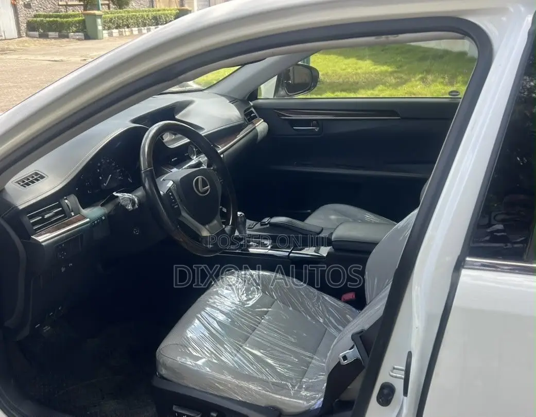 Lexus ES 2015 White