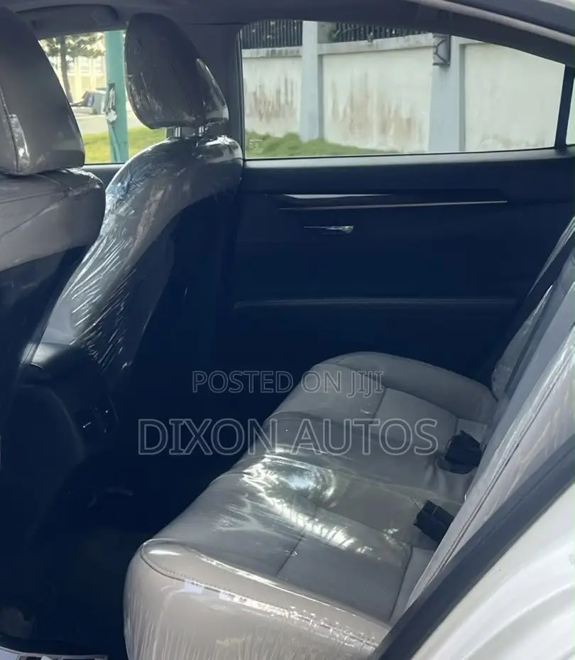 Lexus ES 2015 White