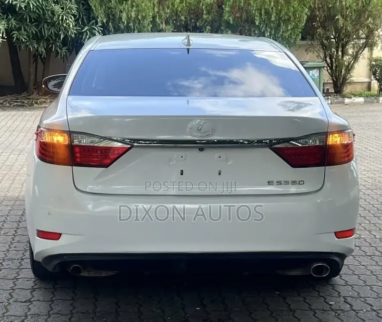Lexus ES 2015 White