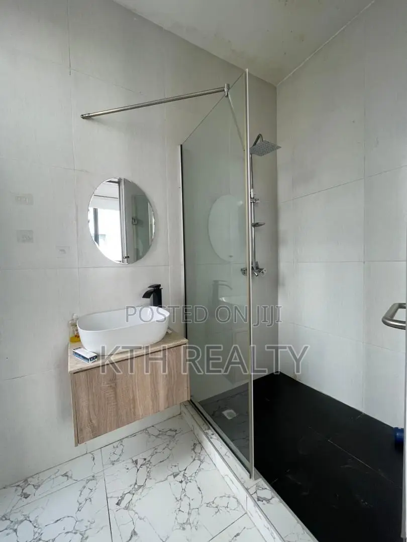 2bdrm Apartment in Chevron, Lekki Phase 2 for rent