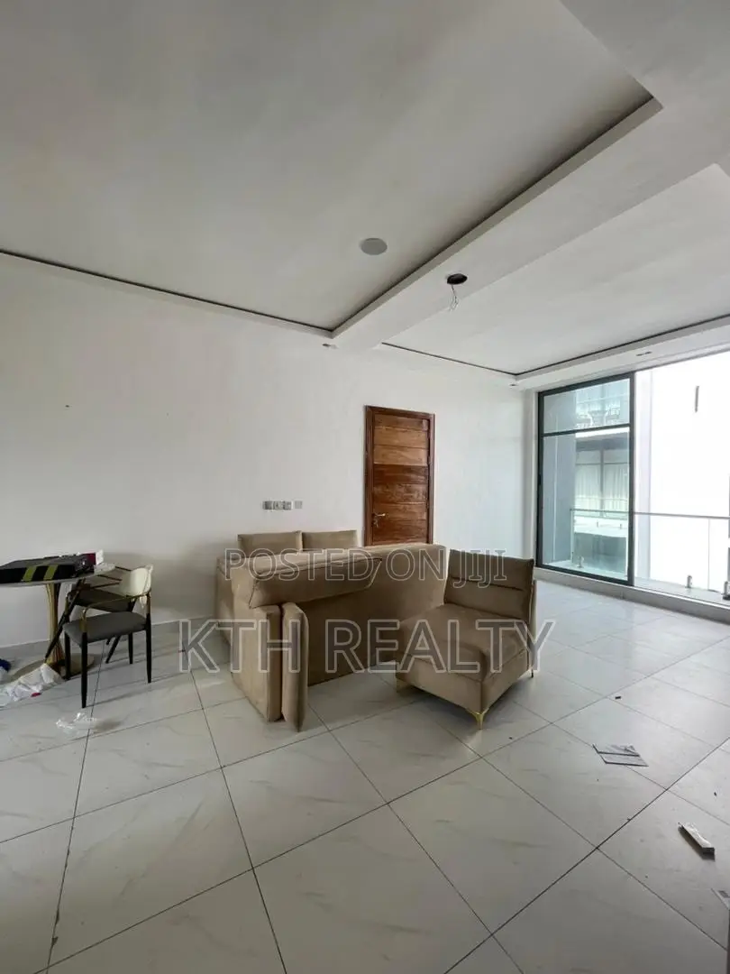 2bdrm Apartment in Chevron, Lekki Phase 2 for rent