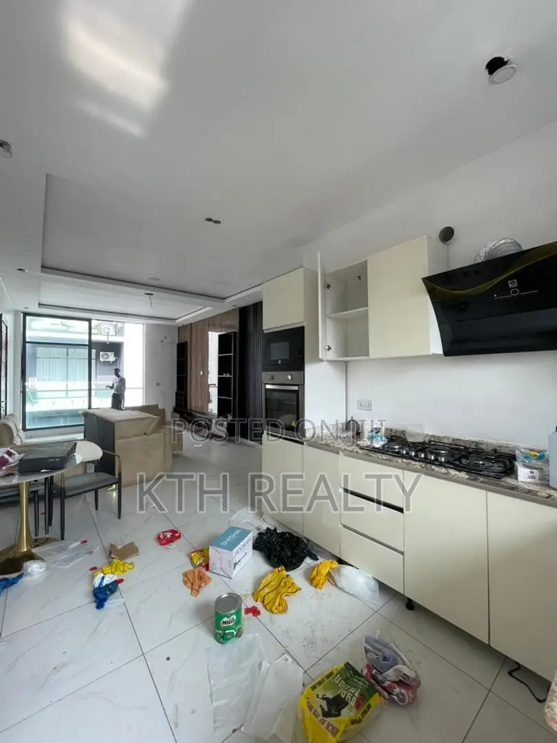 2bdrm Apartment in Chevron, Lekki Phase 2 for rent